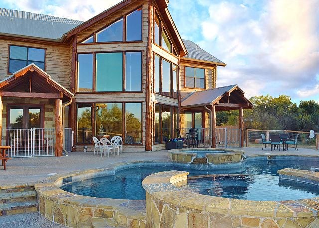 Leanin' K - home exterior, outdoor pool and hot tub