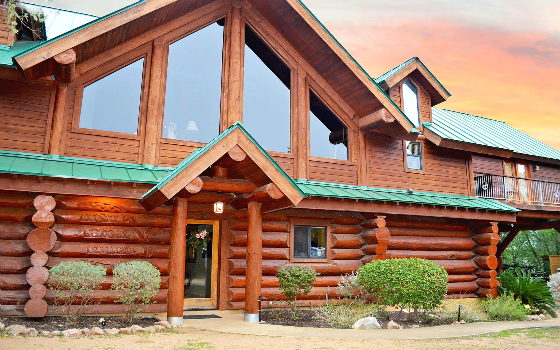 Big Timber Lodge - lodge front exterior