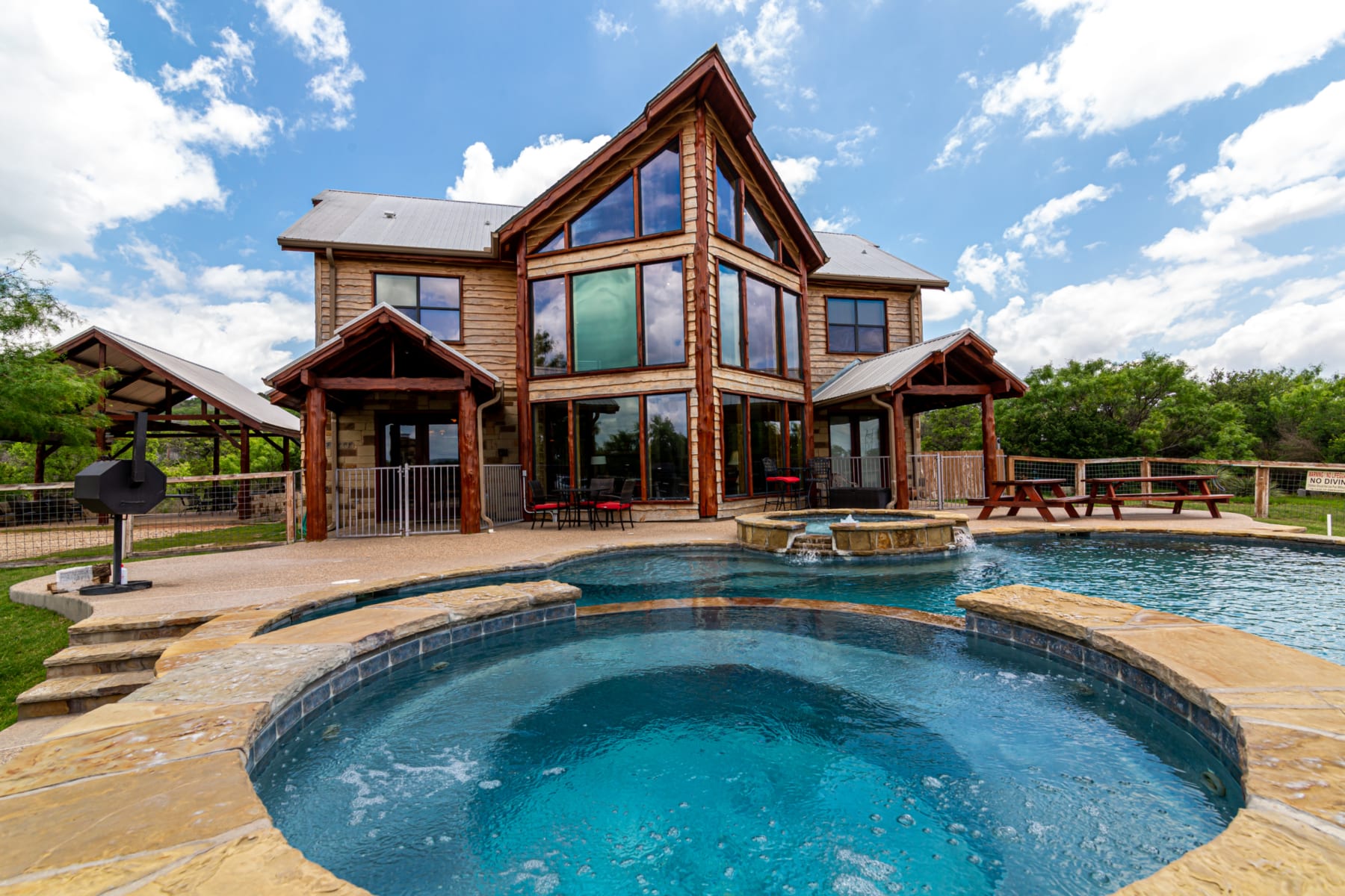 Log Cabins With Swimming Pools